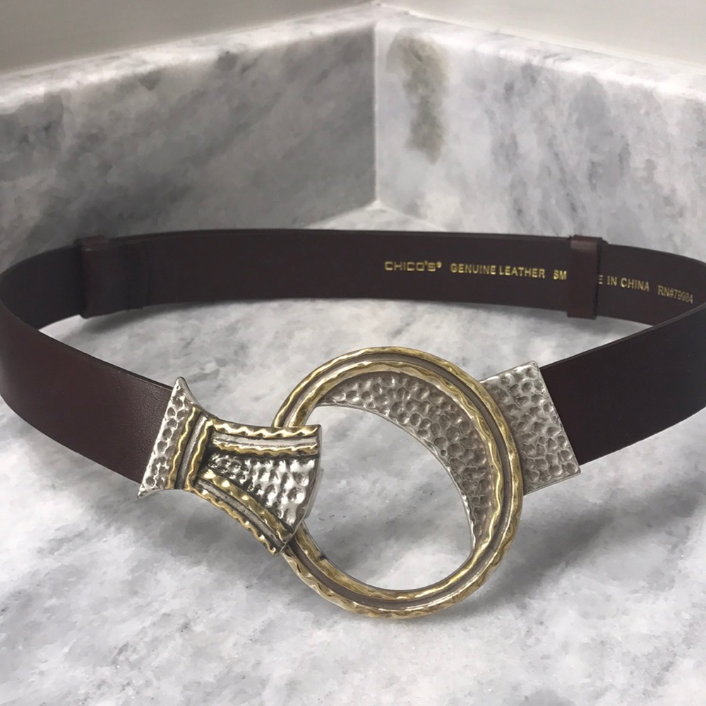 Chico's adjustable belt with large buckle